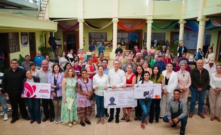 Semigrante impulsa el reencuentro familiar con entrega de visas