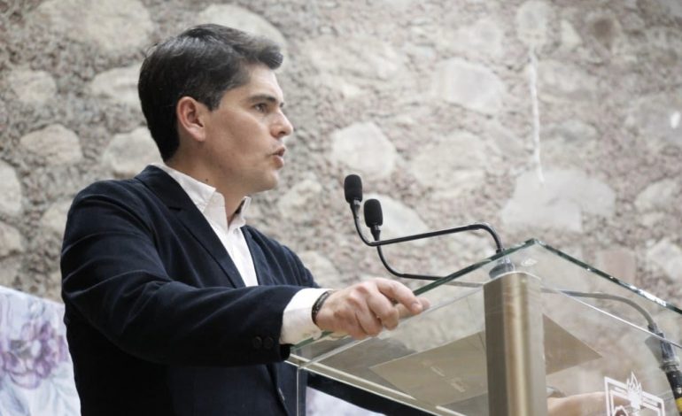 Se restablece la circulación en carreteras de Zitácuaro tras diálogo entre las partes