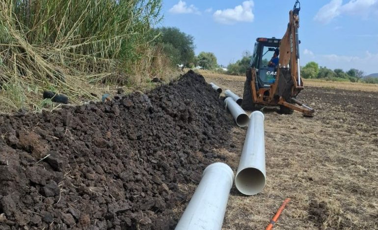 Conagua invierte 3.5 mdp para tecnificar canal de riego en Álvaro Obregón