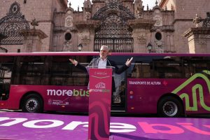 Bedolla presenta el Morebús, nuevo transporte que pone fin a más de 50 años de rezago en movilidad