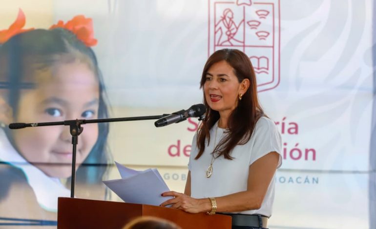 Llama Gabriela Molina a asegurar el registro en la Beca Rita Cetina para primaria