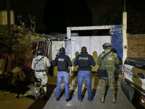 Dos cateos contra el narcomenudeo en Morelia: FGE asegura más de 370 dosis de droga y detiene a una mujer