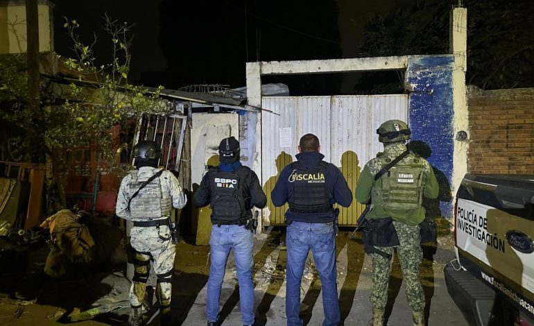 Dos cateos contra el narcomenudeo en Morelia: FGE asegura más de 370 dosis de droga y detiene a una mujer