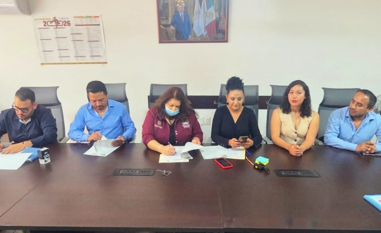 Consolidan espacios educativos para el Telebachillerato en el municipio de Chinicuila