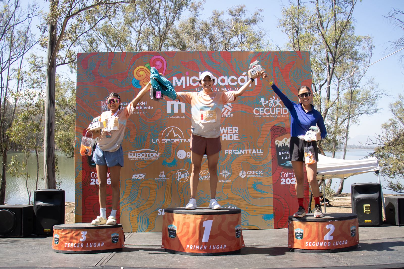 Ultra Senderos de los Lagos reúne a 550 atletas en la presa de Cointzio