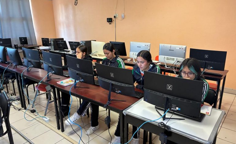 Más de 1,500 estudiantes del Cecytem mostraron sus conocimientos en jornada académica