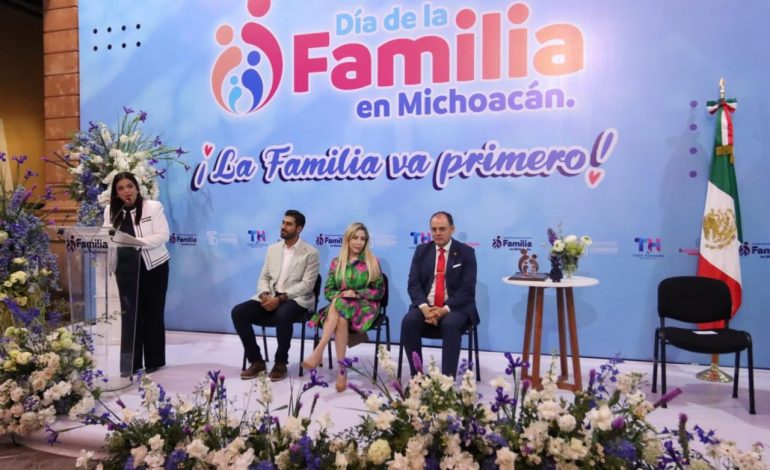Con conferencias, conmemoran Día de la Familia en Michoacán en Congreso del Estado