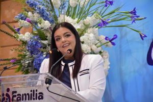 La familia es bastión que protege y sostiene a la sociedad: Tere Herrera