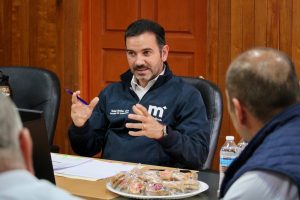 Yankel Benítez se reúne con CFE para regularización de servicio a colonias