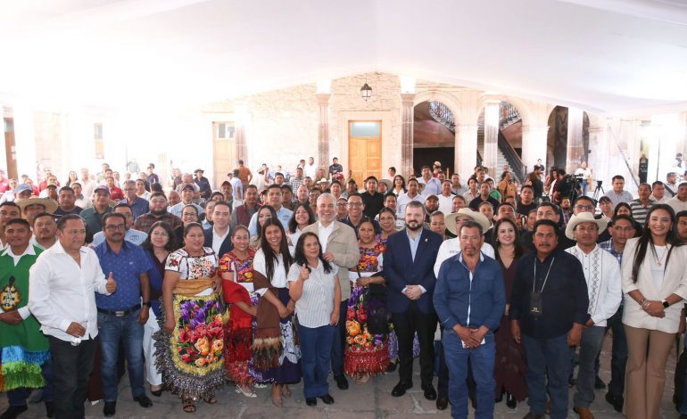 Bedolla garantiza obras convenidas para todos los autogobiernos indígenas de Michoacán