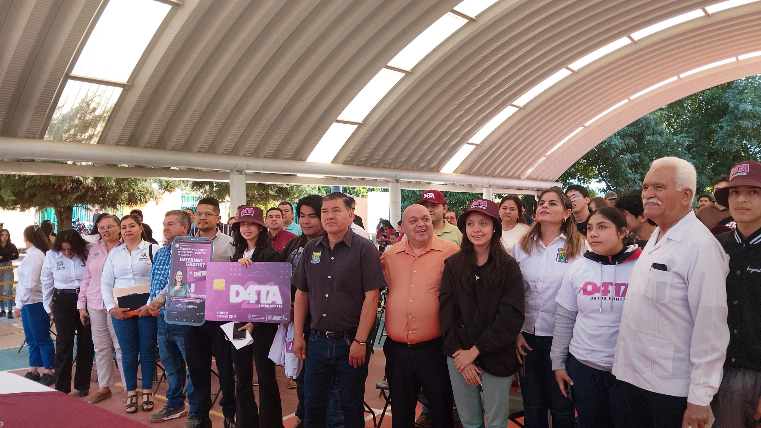 Cecytem entrega chips del Programa D4TA a estudiantes de 11 planteles