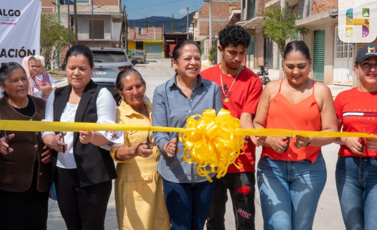 Jeovana Alcántar inauguró la segunda etapa de la pavimentación hidráulica de la Calle Miguel Dominguez de la Colonia Francisco Villa así como la rehabilitación del parque de la misma colonia