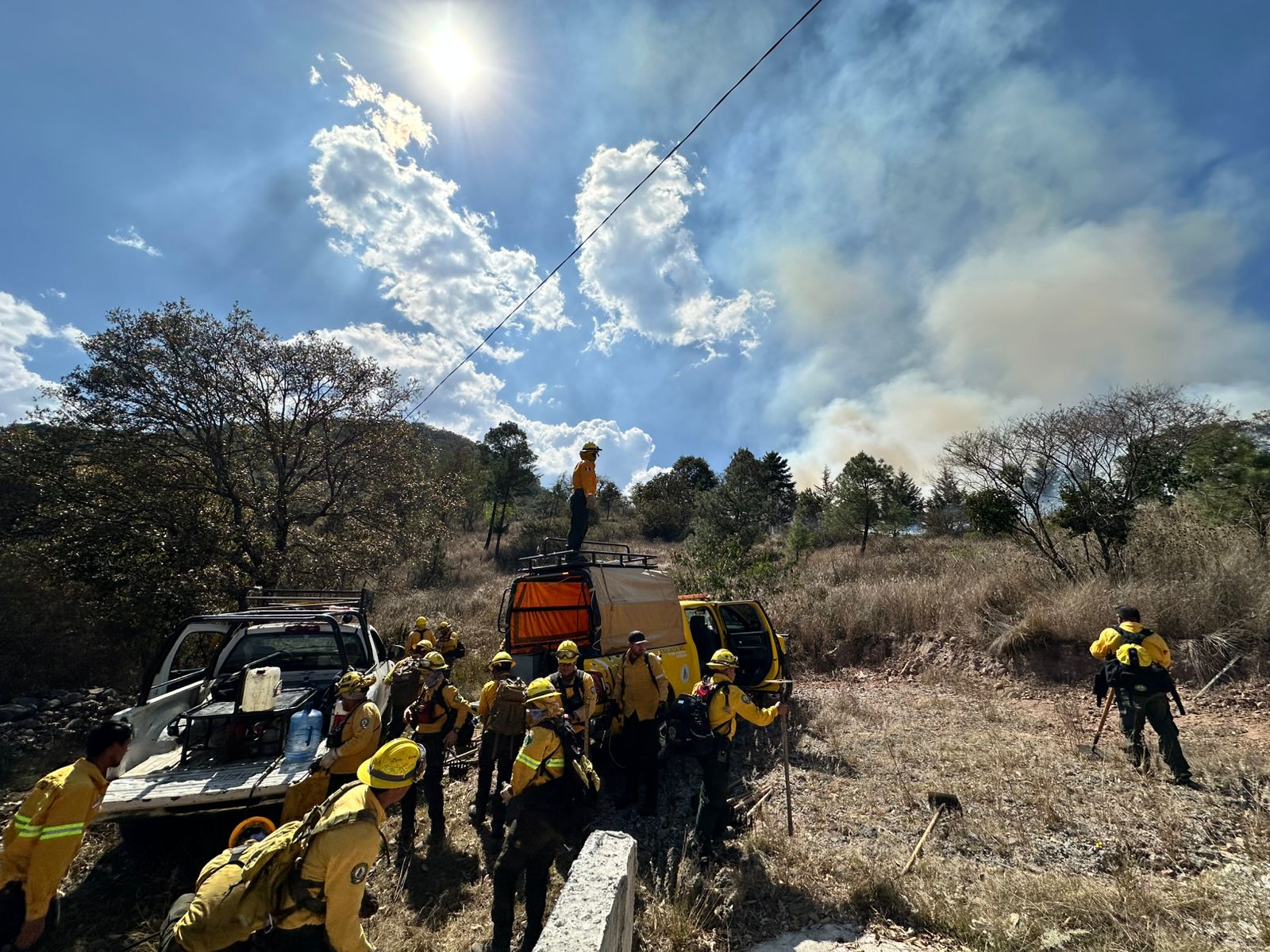 Brigadistas de Conafor realizan arduo trabajo para sofocar incendios forestales en Ciudad Hidalgo