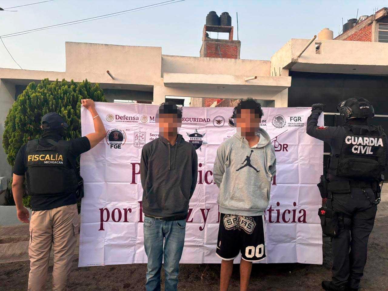 Ejecuta FGE 5 cateos; hay 3 detenidos, droga, armas y vehículos asegurados