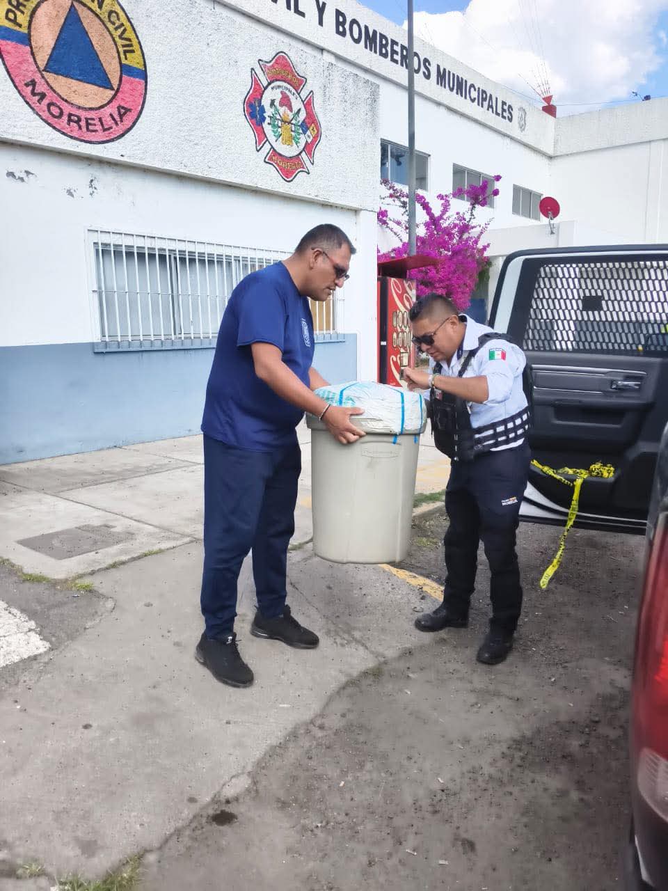 Policía Morelia atiende un reporte sobre la presencia de una víbora en la colonia Felicitas del Río