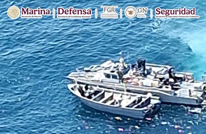 Se realizó la detención de seis presuntos infractores de la ley a bordo de una embarcación menor con tres motores fuera de borda