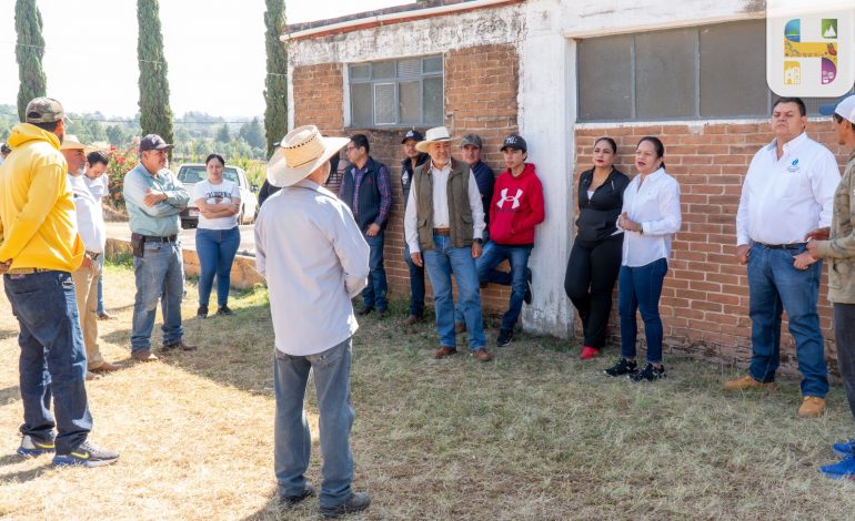 “Escuchar, actuar y avanzar: Jeovana Alcántar dialoga con vecinos de Janamoro para soluciones reales”