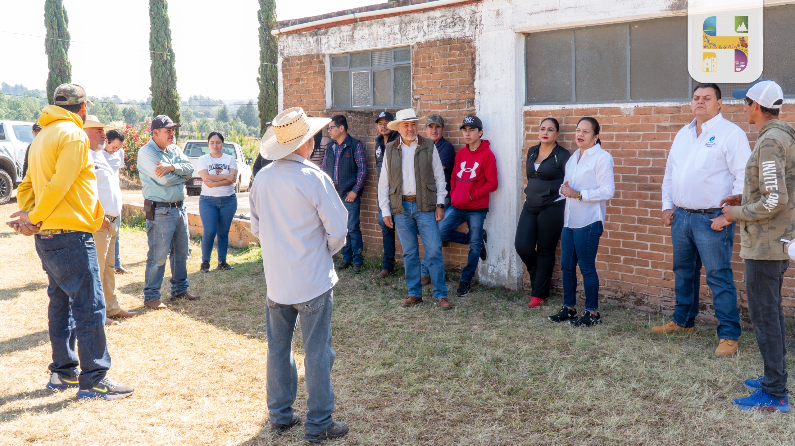 “Escuchar, actuar y avanzar: Jeovana Alcántar dialoga con vecinos de Janamoro para soluciones reales”