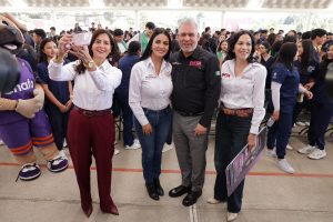 Convoca Bedolla a jóvenes de Uruapan a conectarse gratis a internet con Programa Data