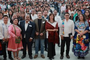 Gabriela Molina destraba títulos de la Normal Indígena en beneficio de 864 egresados de Cherán.