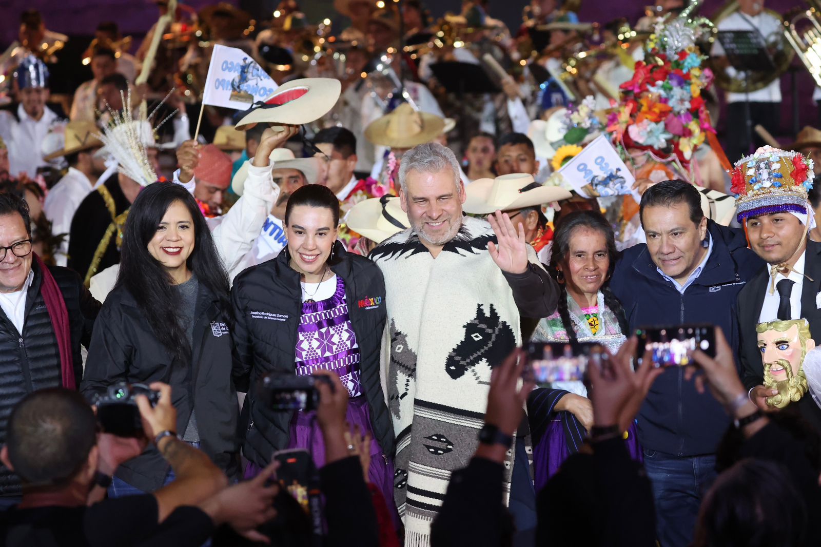 Inaugura Bedolla 5.ª edición de la K’uínchekua, en honor a las fiestas patronales de Michoacán.