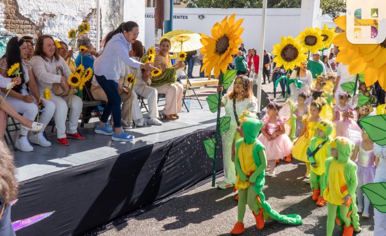 Ciudad Hidalgo recibe la primavera 2026 con tradicional desfile escolar lleno de color y participación ciudadana.