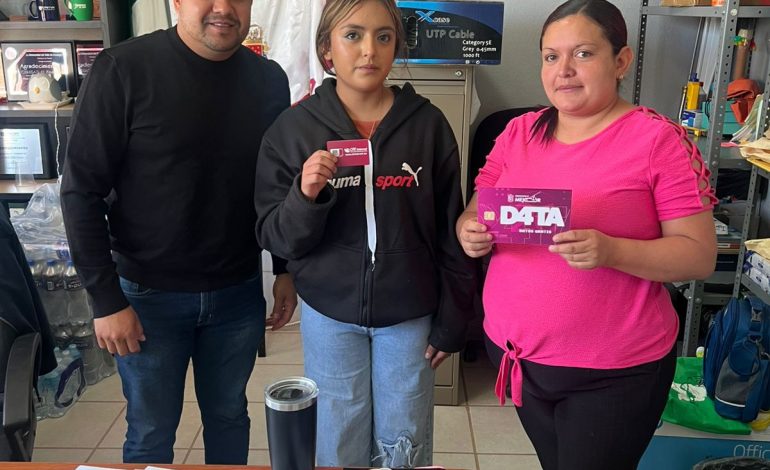 Avanza con éxito la activación de chips con internet gratuito en planteles del Cecytem.