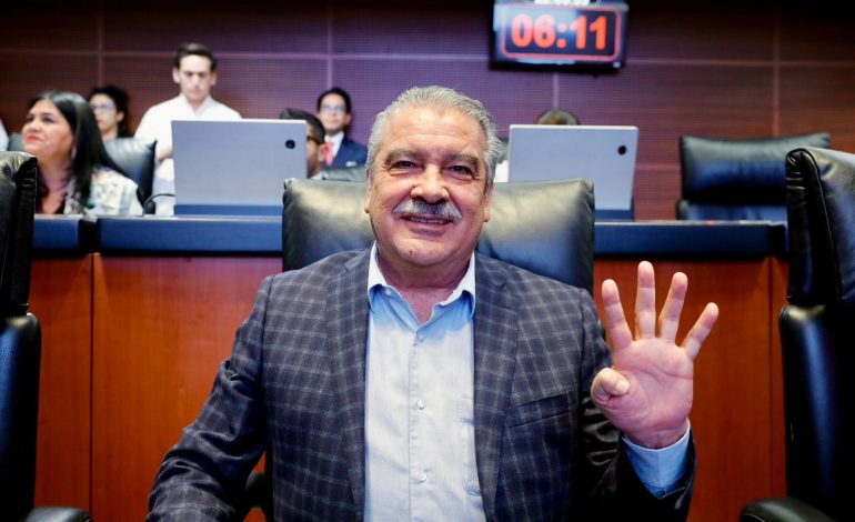 Morón firme, gana careo por la gubernatura de Michoacán: CE Research.