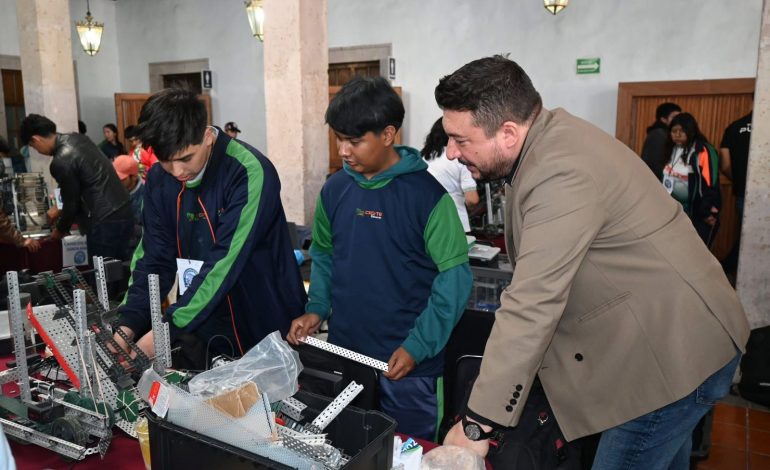 Da el salto al mundo digital con la carrera de Programación en Cecytem