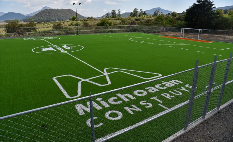 Gobierno estatal destinó 5 mdp para cancha de fútbol 7 y accesos seguros en San Felipe de los Herreros
