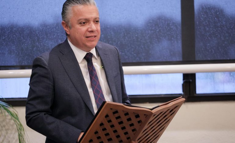 En vacaciones paga tu refrendo vehicular en línea: Luis Navarro