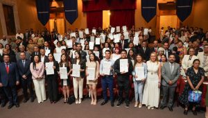 UMSNH BRILLA POR LA EXCELENCIA ACADÉMICA DE NICOLAITAS RECONOCIDOS POR CENEVAL