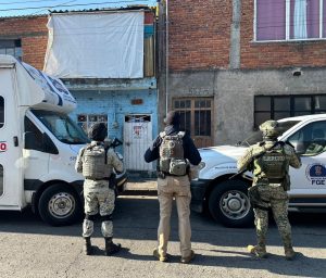 Cumplimenta Fiscalía General seis cateos en Morelia y aseguran más de 2 mil 500 dosis de narcóticos; hay tres detenidos
