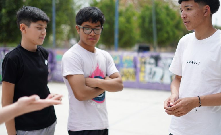 Escuchar es cuidar: La clave para proteger la salud mental de las y los adolescentes