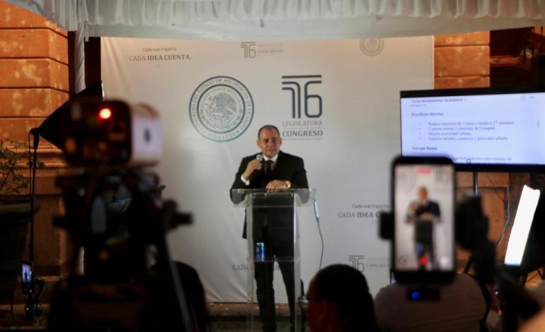 Llama Baltazar Gaona a rectora de la Universidad Michoacana a atender conflicto laboral y transparentar relevo de rectoría