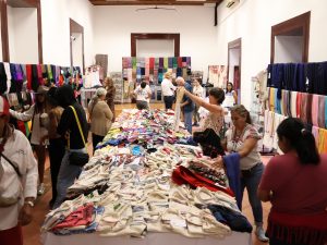 Ventas en el Concurso Estatal de Artesanías en Uruapan superan los 4.4 mdp