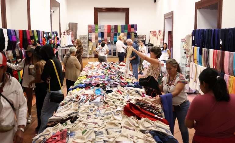 Ventas en el Concurso Estatal de Artesanías en Uruapan superan los 4.4 mdp