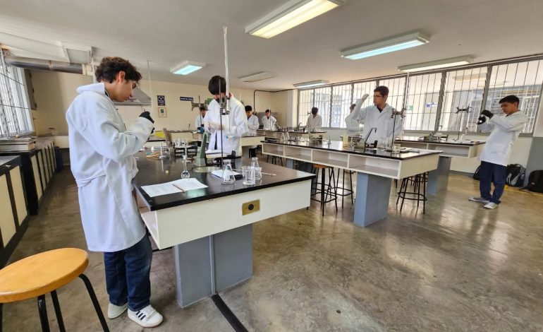 Estudiantes del Cecytem participan en la Olimpiada Nacional de Química