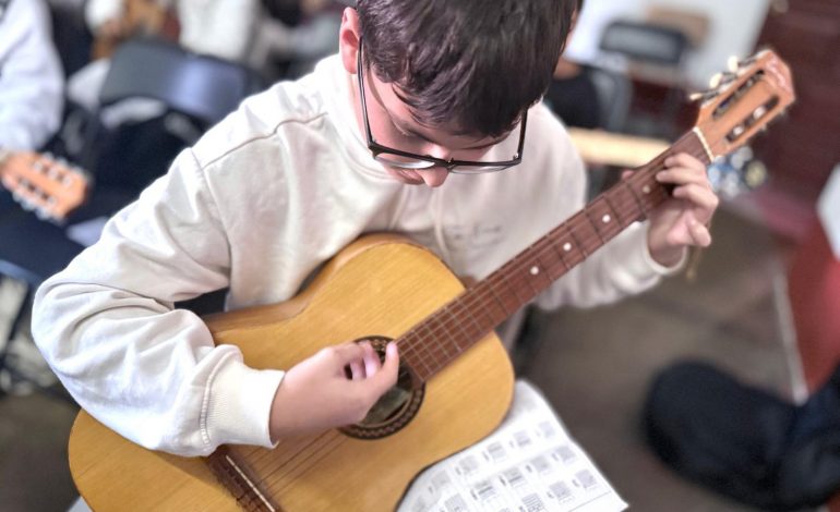 Bandas y orquestas tradicionales recibirán instrumentos para consolidar su formación artística