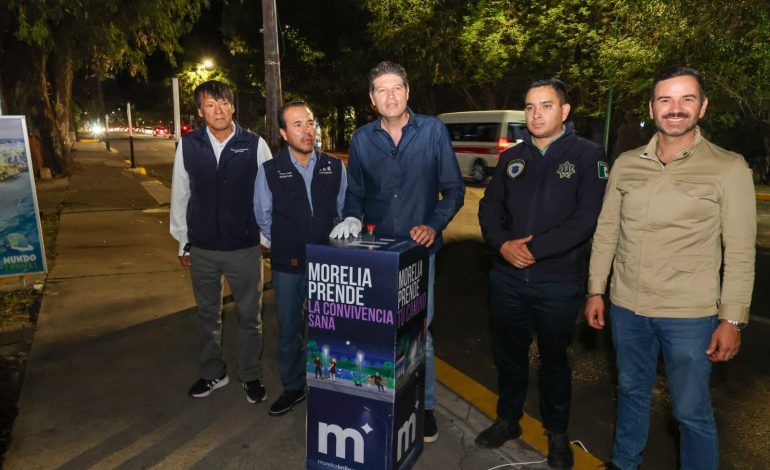 Entrega Alfonso Martínez nueva iluminación en la avenida Ventura Puente