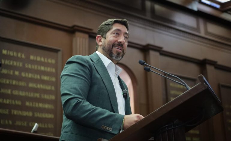 Propone Abraham Espinoza acciones para prevenir la deserción escolar mediante detección temprana de riesgos