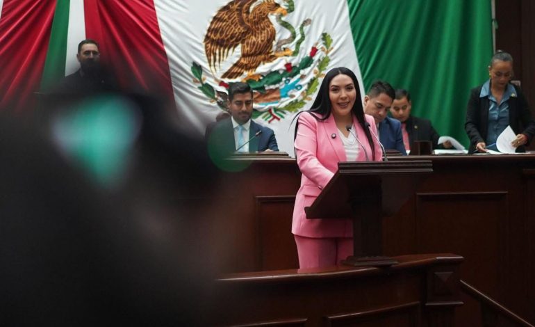 Desde el Congreso se seguirán promoviendo acciones legislativas contra la violencia escolar: Adriana Campos