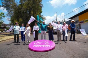 Inicia Gladyz Butanda construcción de boulevard en Ario