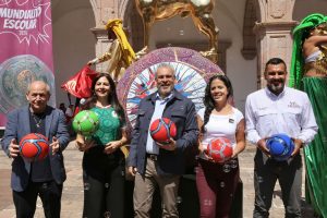 Bedolla inaugura en el Clavijero la exposición “La pasión nos une” para inspirar a la niñez michoacana