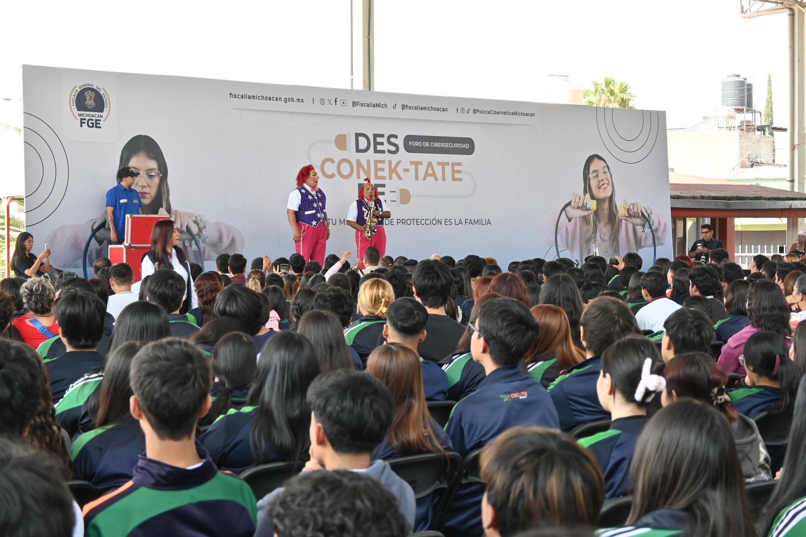 Comunidad escolar del Cecytem participa en foro de ciberseguridad