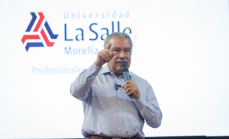 Acceso a becas y fortalecimiento de programas de estudio, compromisos de Morón con universitarios