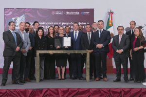 EL OBJETIVO ES APOYAR LA ECONOMÍA DE LAS FAMILIAS MEXICANAS: PRESIDENTA CLAUDIA SHEINBAUM FIRMA ACUERDO PARA REDUCIR COMISIONES EN PAGOS DE GASOLINA Y DIÉSEL CON TARJETAS Y VALES EN GASOLINERAS