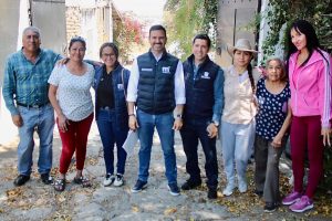 Yankel Benítez Silva supervisa obra con vecinos de Tenencia Morelos