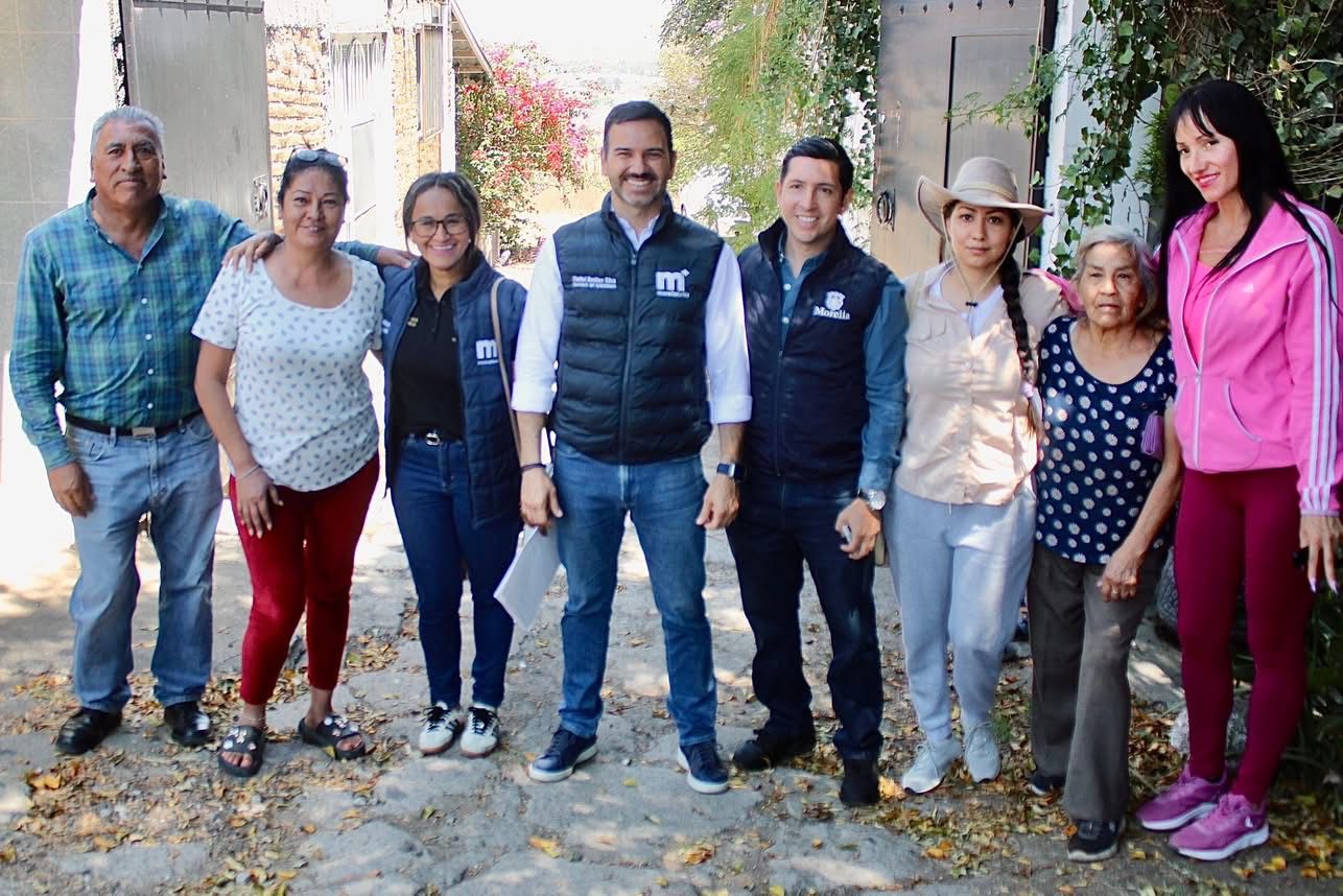 Yankel Benítez Silva supervisa obra con vecinos de Tenencia Morelos