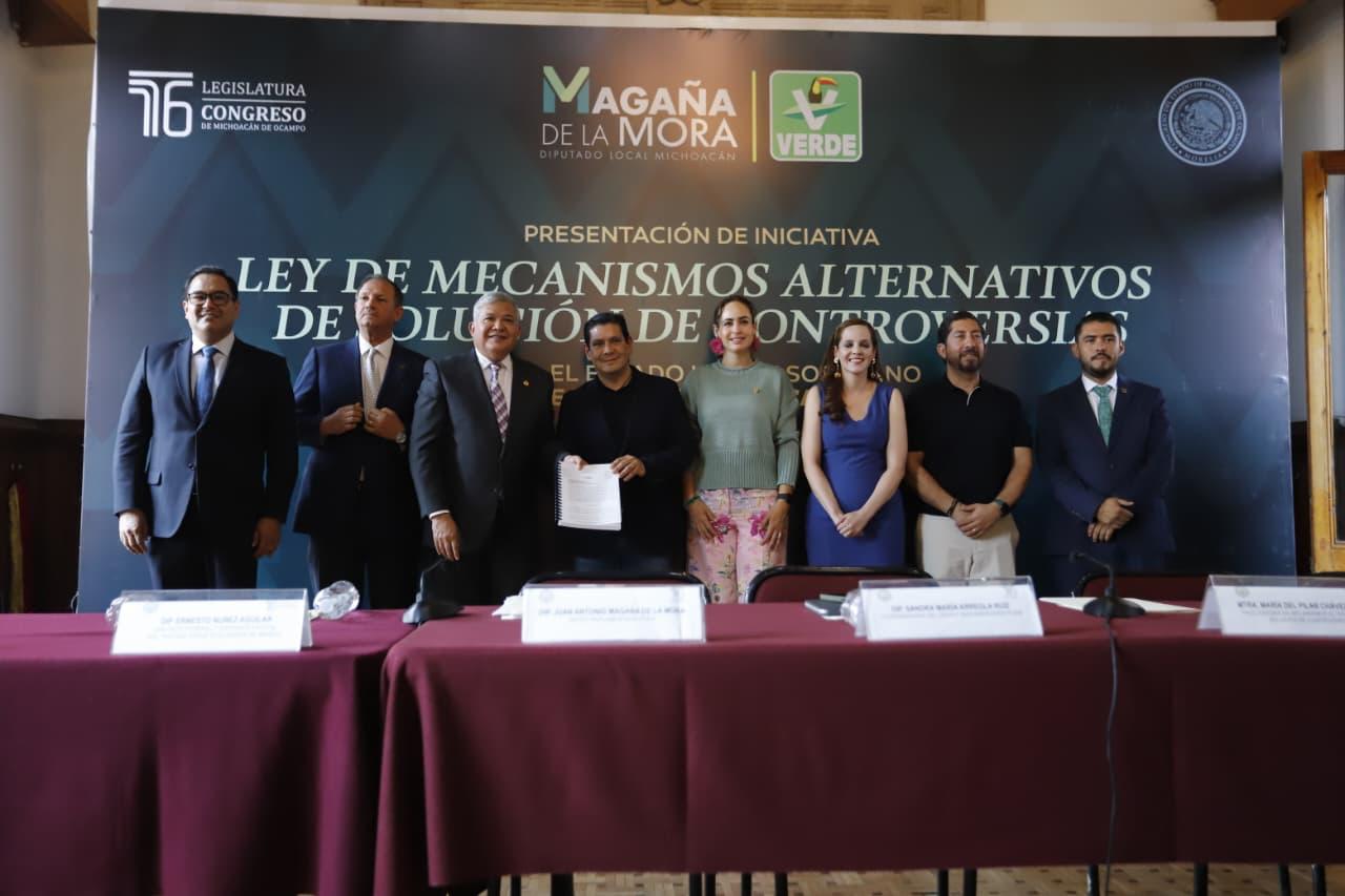 La Ley de Mecanismos Alternativos de Solución evitaría juicios, plantea Juan Antonio Magaña de la Mora en iniciativa